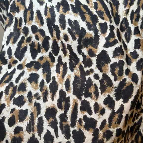 J.Crew The Perfect Shirt - Animal Print Button-up Leopard Shirt Fit in Size 4 - Picture 4 of 9